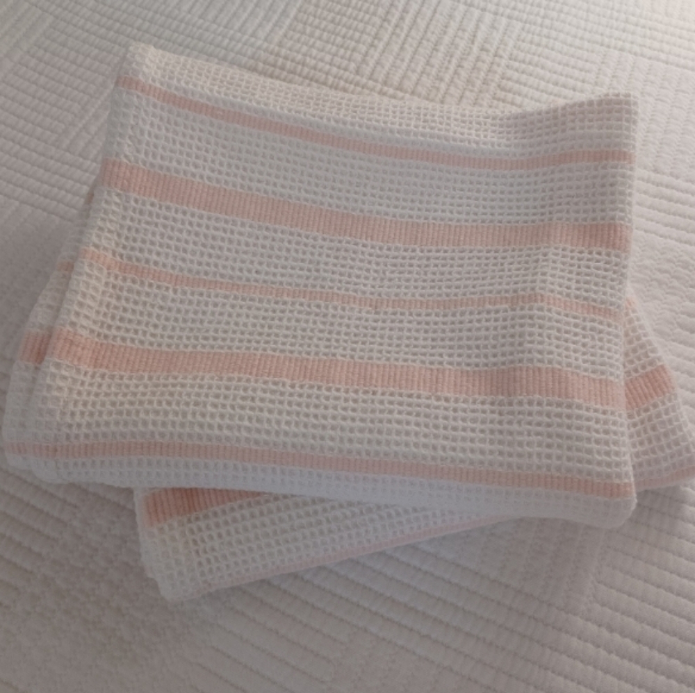 KATE SPADE Kitchen Towels - Picture 6 of 10